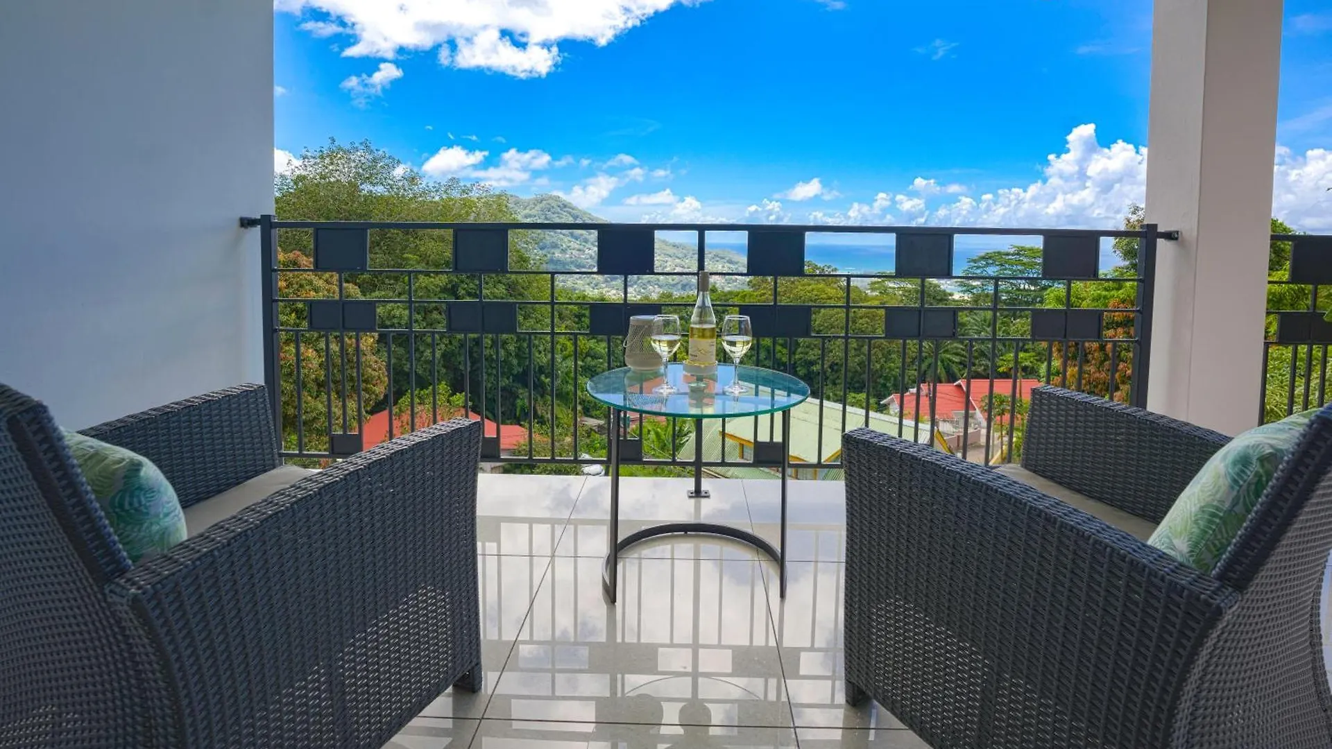 Otantik Residence Victoria 0*,  Seychelles